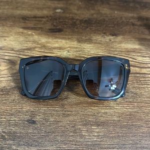 Coach Tortoise Square Sunglasses Oversized Carriage HC8249 541713